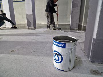 В процессе грунтования